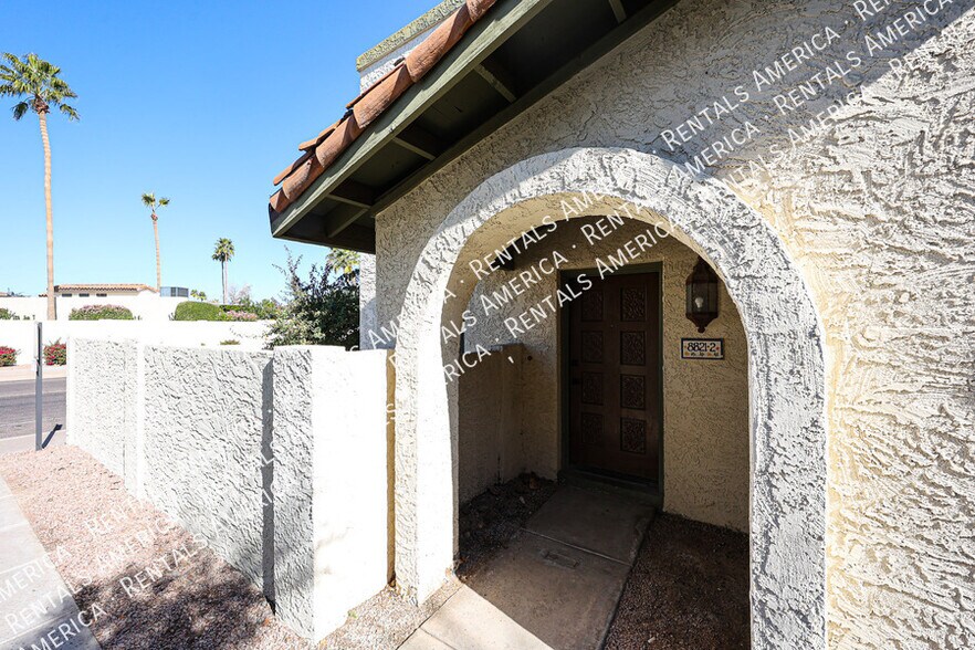 Building Photo - 8821 S 48th St