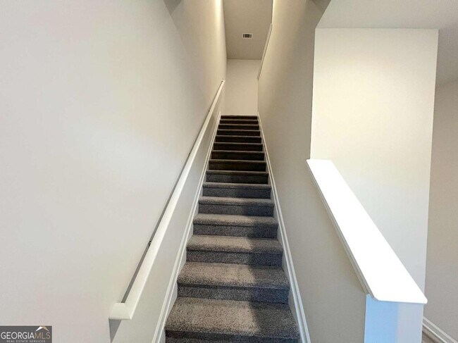 Building Photo - 4113 Oakwood Ter Ct