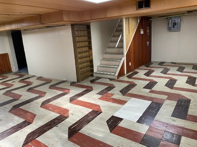 Building Photo - 5311 E Thirteen Mile Rd