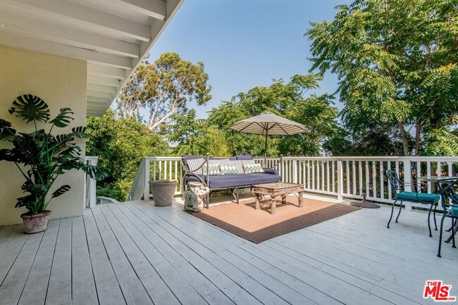 Building Photo - 1342 Miller Dr