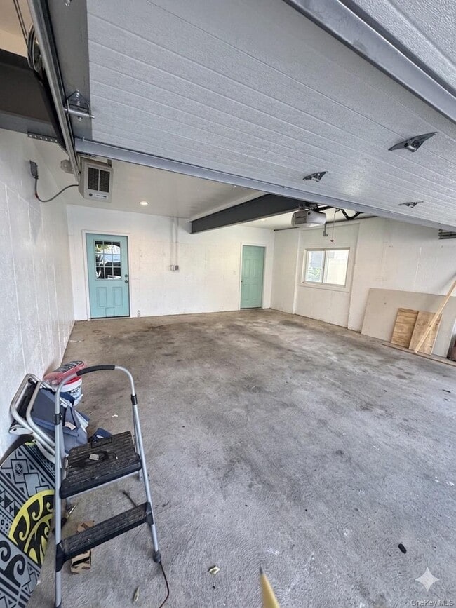 Building Photo - 16 Florida St