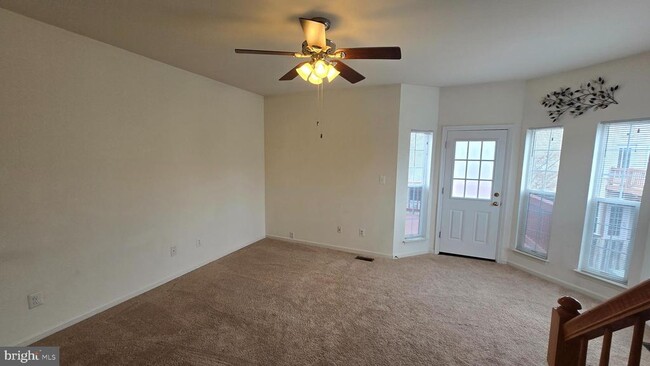 Building Photo - 2441 Old Farmhouse Ct