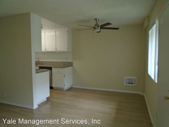 Building Photo - 18355 Collins St