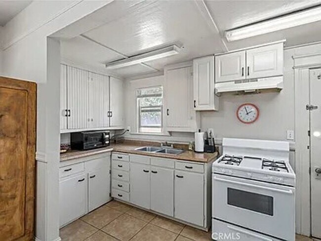 Building Photo - Charming 2 bedroom 1 bath bungalow in Mill...