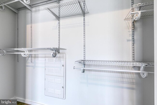 Building Photo - 4800 Brown St