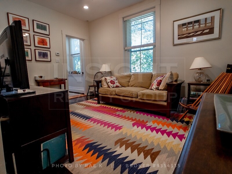 Building Photo - 61 Pond St