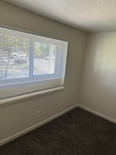 Building Photo - Stockton 1 Bedroom, 2 Bonus Rooms, 1 Bathroom Home.