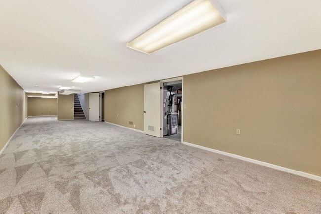 Building Photo - Charming Ranch in Rockwood!