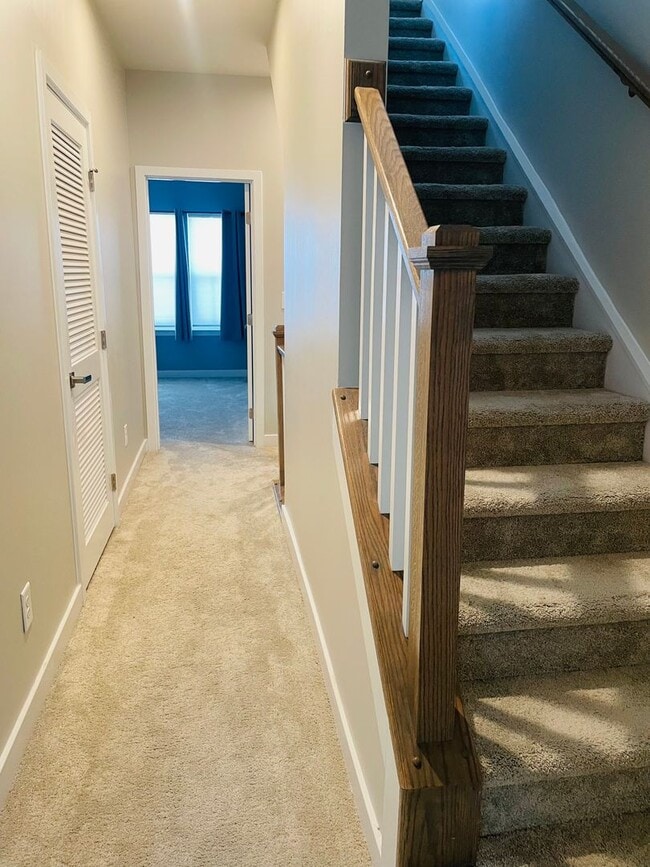 Building Photo - Sophisticated and Spacious 3BR-3.5 Bath To...