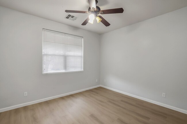 Building Photo - Queen Creek Rental