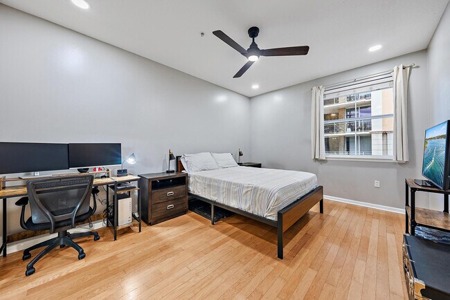 Building Photo - 560 S Sapodilla Ave