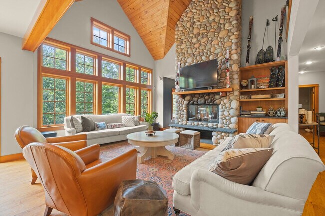 Building Photo - 28 Yellow Birch Cir