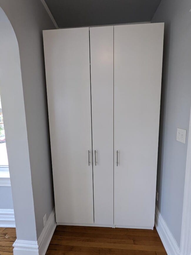 Building Photo - 4227 Botanical Ave