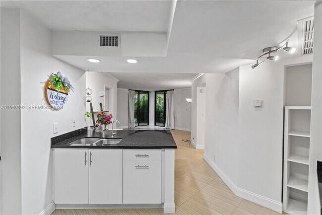 Building Photo - 10401 W Broward Blvd