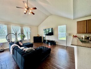 Building Photo - 18622 Each Elm Way