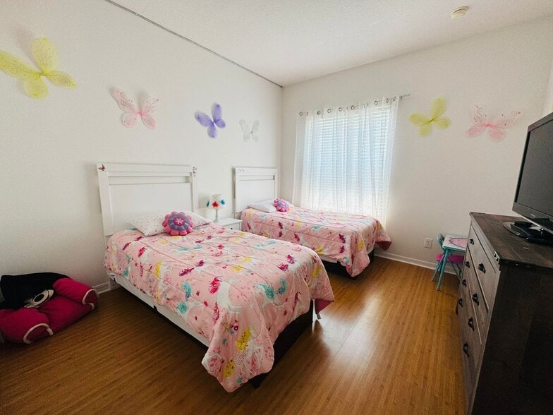 Building Photo - 400 Montara Dr