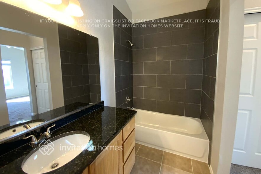 Building Photo - 8665 Rosebud Pl