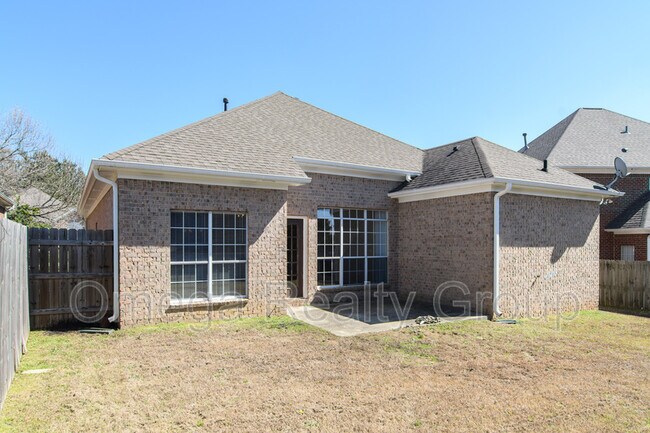 Building Photo - 503 Enclave Cir