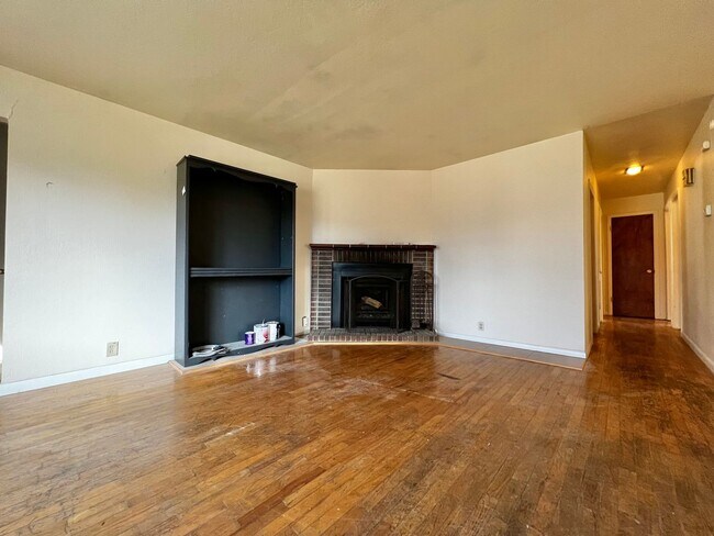 Building Photo - Ranch-Style 3 Bed, 1.5 Bath Home Near Avery Park in Fort Collins