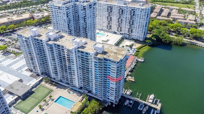 Building Photo - 18081 Biscayne Blvd