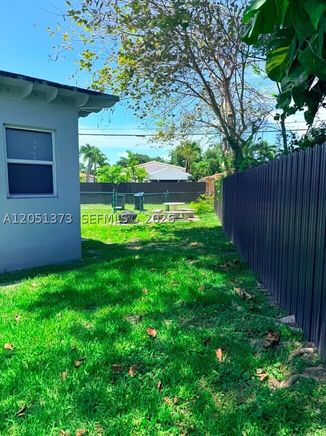 Building Photo - 201 Flagler Dr