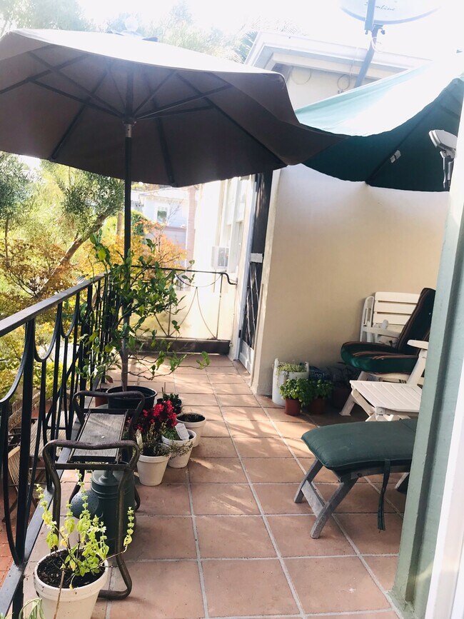 Master bedroom shared patio - 748 18th St