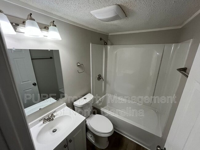 Building Photo - 65 Barber St NW