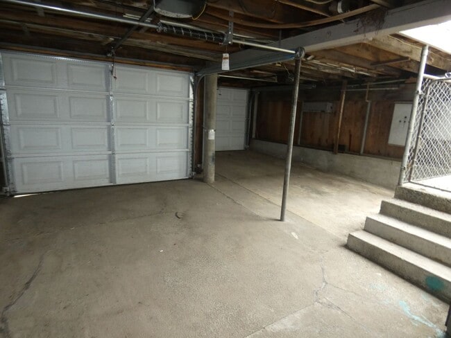 Building Photo - 2521 S Laurel St