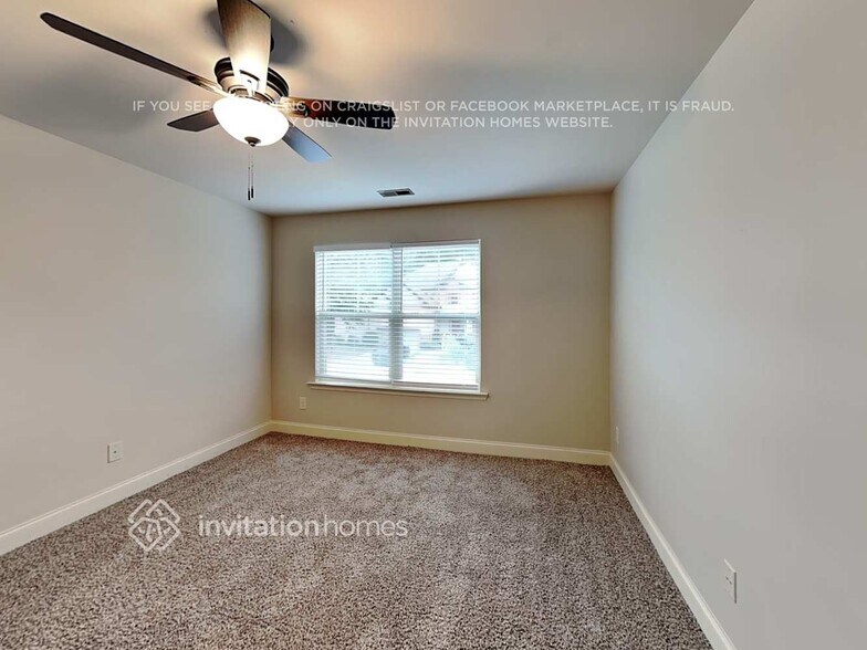 Building Photo - 193 Fairway Dr