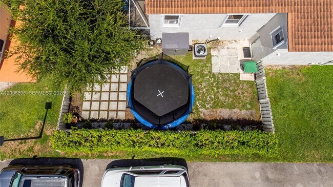 Building Photo - 14972 SW 50th Ct