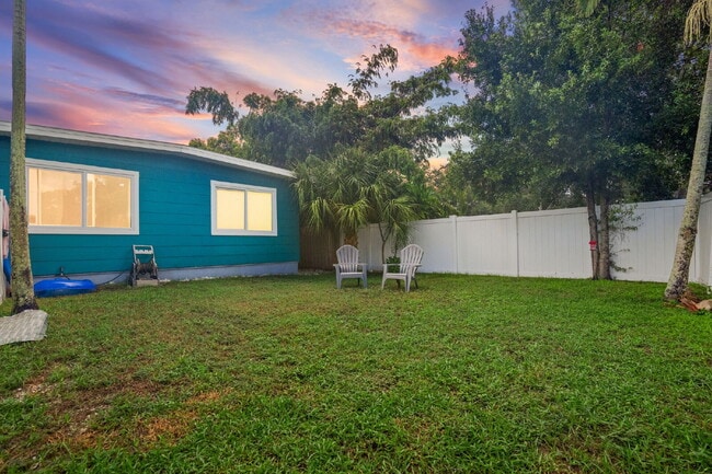 Building Photo - Spacious Gulfport Gem with Large Private Backyard and Plenty of Driveway Space