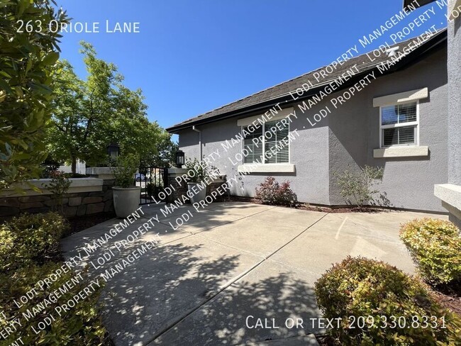 Building Photo - 263 Oriole Ln