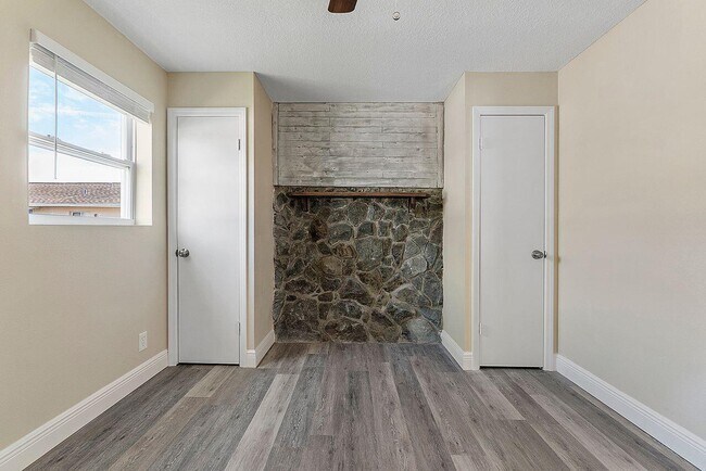 Building Photo - 140 S Marjorie Ct