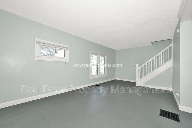 Building Photo - 601 N Sherman Dr
