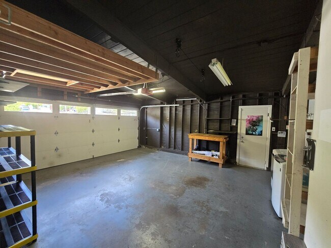 Building Photo - 5539 Baja Dr