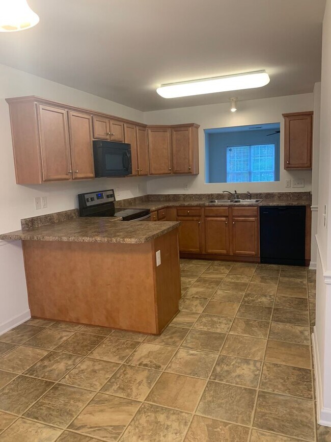 Building Photo - 3 Bedroom Rental on Cul-De-Sac!