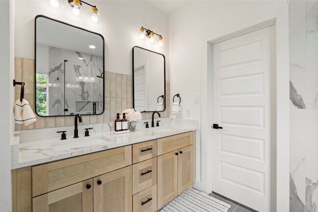 Building Photo - 4108 Cortlandt St