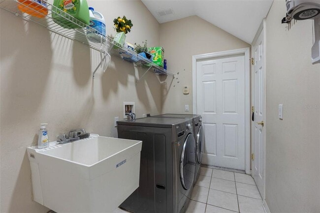Building Photo - 16750 Ivy Lake Dr