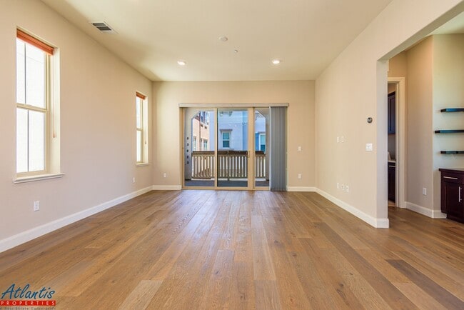 Building Photo - Gorgeous Home | Designer Materials | Desirable Location