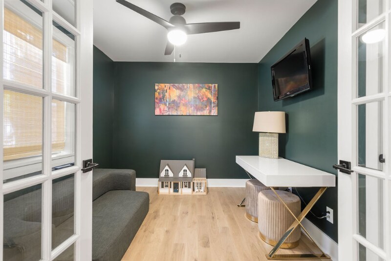 Building Photo - 1145 North Blvd