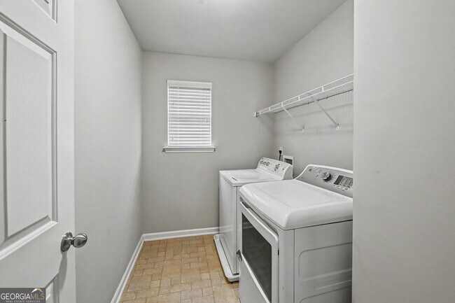 Building Photo - 1230 Grey Rock Way