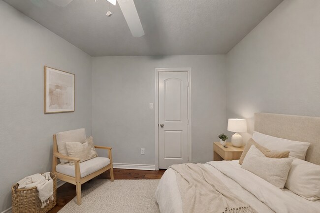 Building Photo - Spacious 4BR Home in Denton | Fireplace, Fenced Yard, Covered Patio + Near UNT