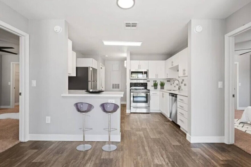 Building Photo - 15164 N 140th Dr