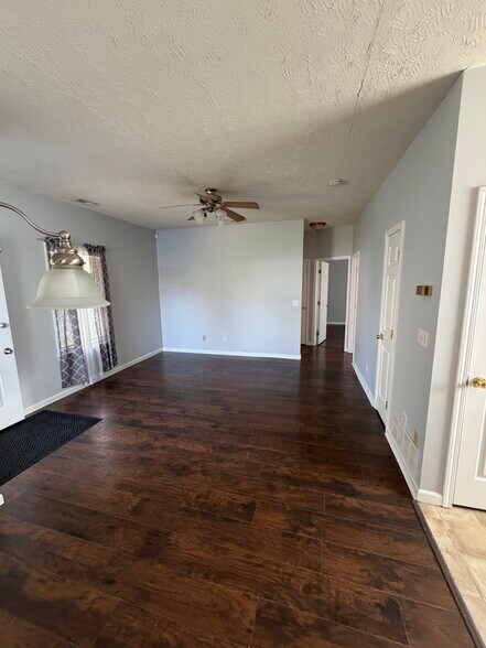 Building Photo - 431 16th St