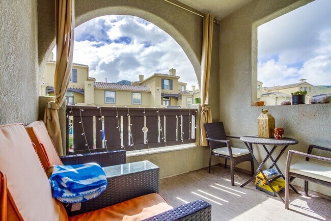 Building Photo - Spacious 3 Bed / 3 Bath Townhome with 2-Car Garage in Gated San Marcos Community