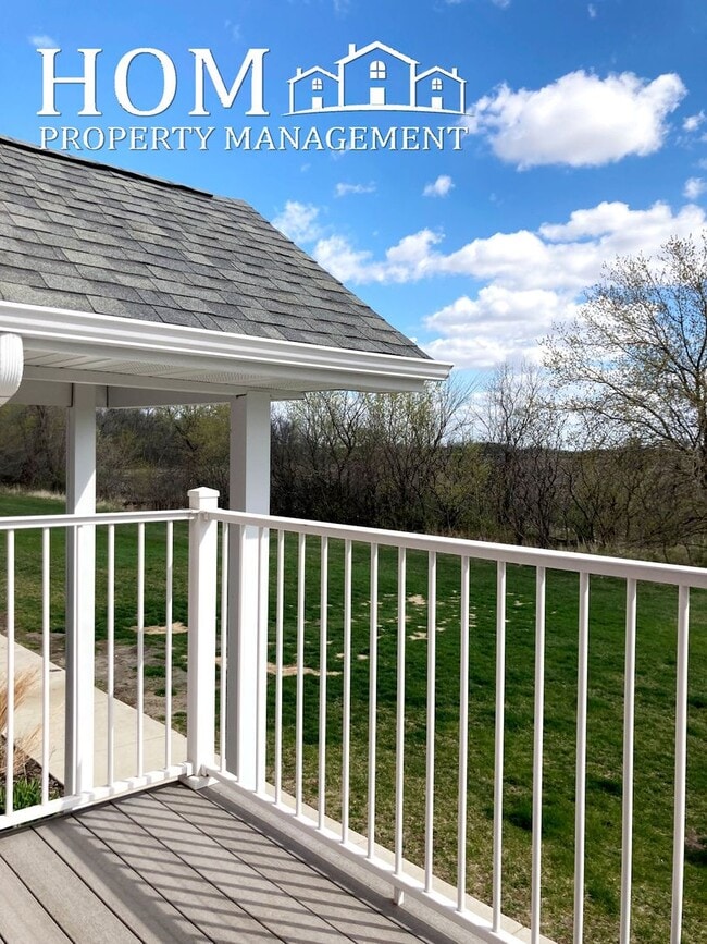 Building Photo - Modern 4BR/2.5BA Townhome Available 8/1