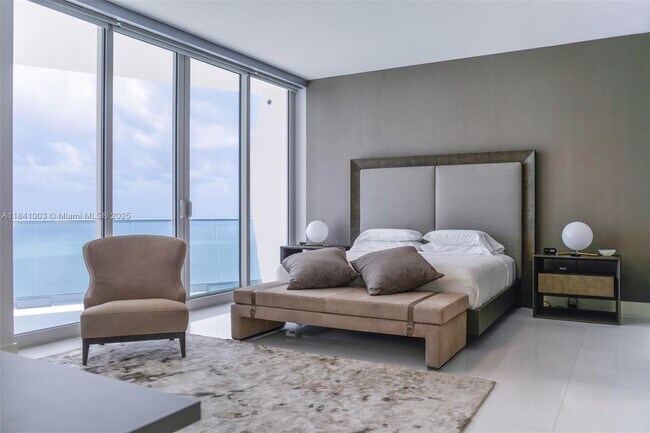 Building Photo - 16901 Collins Ave