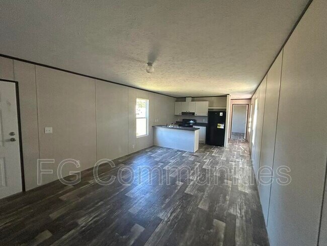 Building Photo - 101 Pistol St