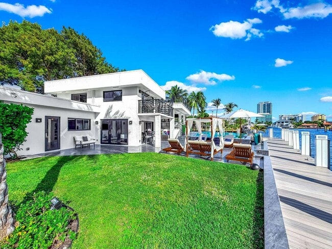 Building Photo - 2628 SE 10th St