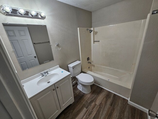 Building Photo - 2535-2537 Wilark Dr NW